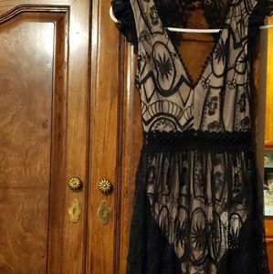 *Reposhing* Lace dress